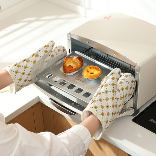 Anti-Scalding Microwave Cotton Non-Slip Insulation Gloves Oven Mitts  Kitchen Heat Resistant Thickened Cotton Heat Insulation Microwave Oven Oven Anti Scalding Household Gloves Baking Tools - Image 10