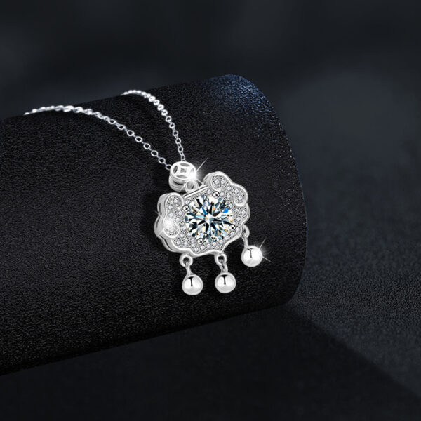 Simple Moissanite Ruyi Safety Lock Necklace