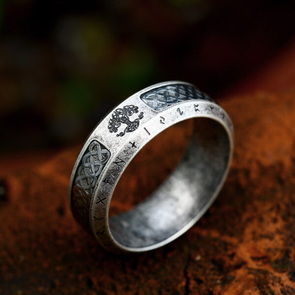 Women's Fashion Simple Titanium Steel Ring - Image 3