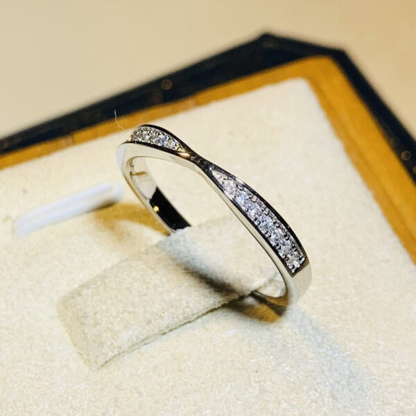 Simple Fashion Design Ring Women - Image 3