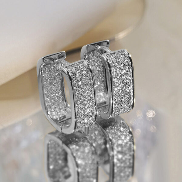 Simple Entry Lux Micro Inlaid Zircon Ear Clip - Image 10